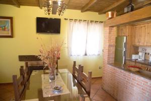 Kuchnia lub aneks kuchenny w obiekcie Casas Rurales El Caminante