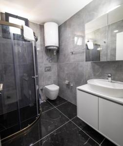 Ванная комната в Yaraşır Family Suite