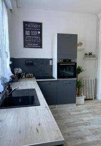Dapur atau dapur kecil di Dolce Vita **** vue sur Cathédrale