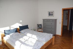 Postel nebo postele na pokoji v ubytování Auberge Tabarz Zimmerberg
