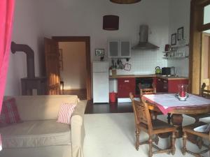 Kuchyň nebo kuchyňský kout v ubytování Auberge Tabarz Zimmerberg
