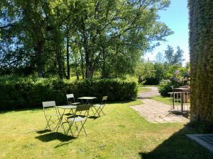 Un jardín fuera de HEMMET Simrishamns vandrarhem och B&B