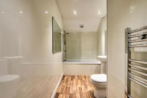 Ένα μπάνιο στο Oaktree Appartment Moffat +19 φωτογραφίες