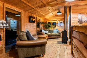Istumisnurk majutusasutuses Silverwood Luxury Lodges & Bistro Barn