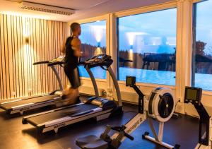 Fitness centrum a/nebo fitness zařízení v ubytování Två Skyttlar