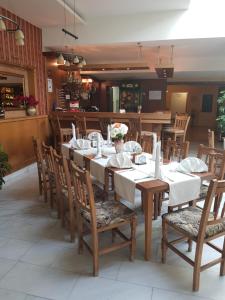 A restaurant or other place to eat at Mirana Family Hotel