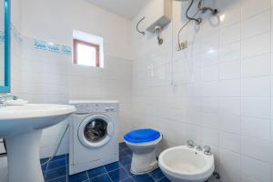 Ένα μπάνιο στο Dimora tipica Carlofortina