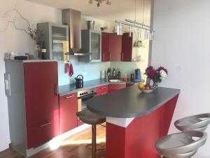 Kuchnia lub aneks kuchenny w obiekcie FeWo mit Seeblick