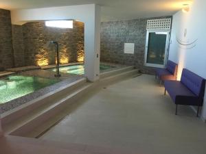Bazén v ubytování Hotel dei Focesi nebo v jeho okolí