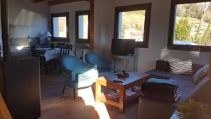 Część wypoczynkowa w obiekcie Casita Junto al Río Deva