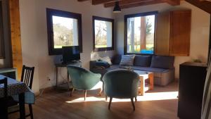 Część wypoczynkowa w obiekcie Casita Junto al Río Deva