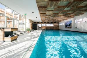 Sundlaugin á Alpine Nature Hotel Stoll eða í nágrenninu
