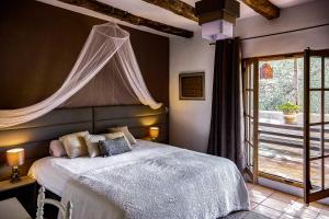 Posteľ alebo postele v izbe v ubytovaní Villa Hermosa at Masia Nur Sitges, Adults only