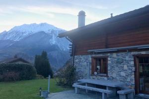 Gallery image of Chalet Edelweiss - Verbier, Mountain Views, Jacuzzi! in Vollèges