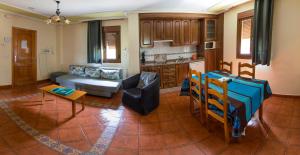 A seating area at Apartamentos Rurales El Prado