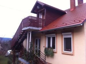 Budova, v ktorej sa apartmán nachádza