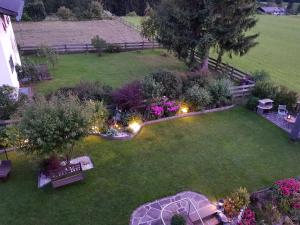 Ogród w obiekcie Gästehaus Schoeneweiß