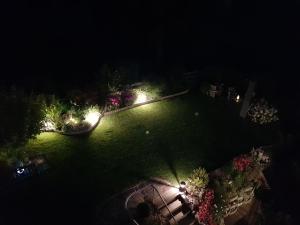 Ogród w obiekcie Gästehaus Schoeneweiß