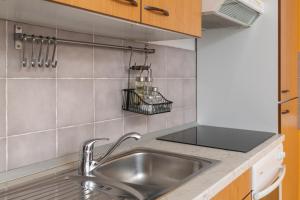 Kuchyň nebo kuchyňský kout v ubytování Apartments Villa Zrinka - Last season ever!