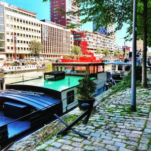 ロッテルダムにあるHouseboat holiday apartments Rotterdamのギャラリーの写真