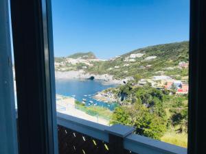 Gambar di galeri bagi Ponza Cala Feola IMMOBILEVANTE di Ponza