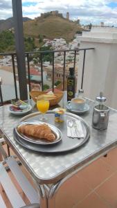 Breakfast options na available sa mga guest sa Hostal Durán
