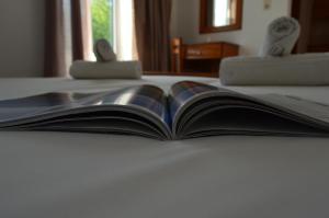 Η βιβλιοθήκη του διαμερίσματος