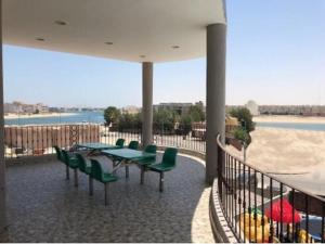 Balkoni atau teres di منتجع اليال Alyal Resort