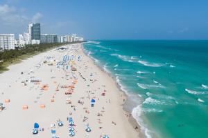 an overhead view of a beach with people and the ocean at Z Ocean Hotel, Classico A Sonesta Collection in Miami Beach