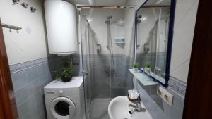 Kúpeľňa v ubytovaní Apartamento Capri Los Boliches Wifi gratis Beach 100m