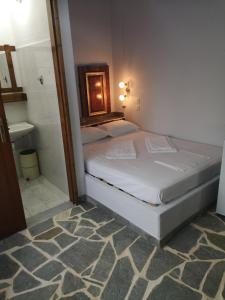Gallery image of Arleta's Sunny Guesthouse in Prinos +36 photos