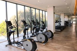 Fitness centrum a/nebo fitness zařízení v ubytování QUARTZ HOTEL & SPA + 37 fotografií