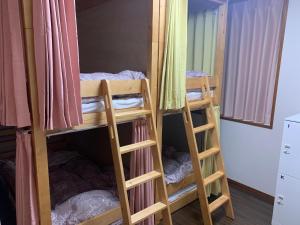 Sado - Hotel - Vacation STAY 82483 emeletes ágyai egy szobában