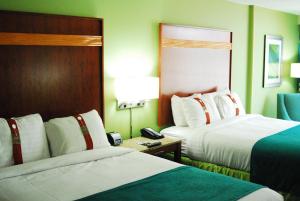 Holiday Inn & Suites North Beach Hotel, an IHG Hotel