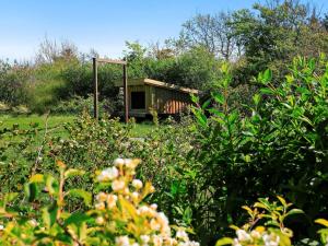 Zahrada ubytování 7 person holiday home in Hjørring-By Traum