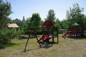 A área de jogos para crianças em Zajazd u Hermanów