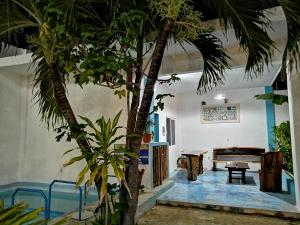 A piscina localizada em Blue Coconut Cancun Hotel ou nos arredores