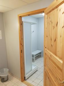 A bathroom at Utsira Overnatting - Sildaloftet