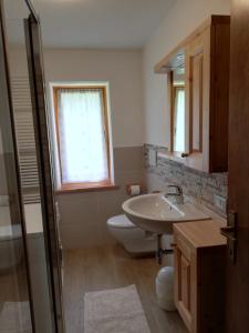 Koupelna v ubytování Cesa de Conesel + 63 fotografií