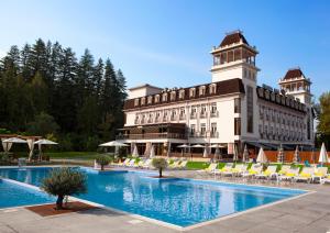 Bazén v ubytování Tskaltubo Plaza Hotel nebo v jeho okolí