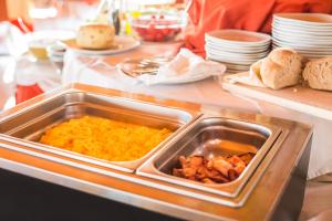 Makanan di atau berdekatan hotel