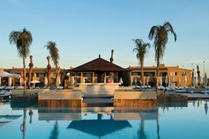 Bazén v ubytování Hotel Riu Tikida Palmeraie - All Inclusive nebo v jeho okolí