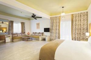 TV a/nebo společenská místnost v ubytování Hotel Riu Tikida Palmeraie - All Inclusive