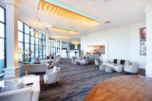 Posezení v ubytování Sky Tower Hotel