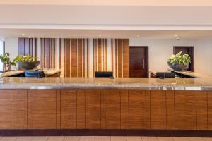 Lobi atau kawasan kaunter penerimaan di City Lodge Hotel Gqeberha +30 gambar