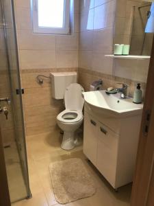 Koupelna v ubytování MM Apartmani + 16 fotografií