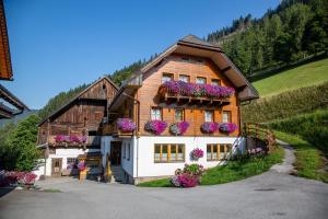 Hoone, kus the country house asub