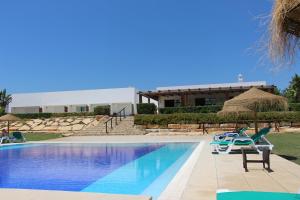 The swimming pool at or near Guesthouse Quinta Saleiro