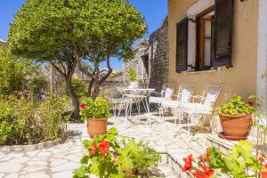 Zahrada ubytování ARETOUSA APARTMENT + 4 fotografie