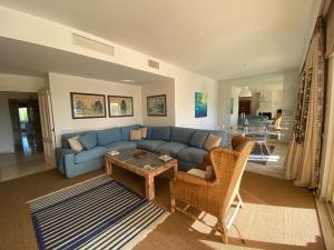 Posedenie v ubytovaní Luxury Apartment Penthouse in Sotogrande Paseo del Mar